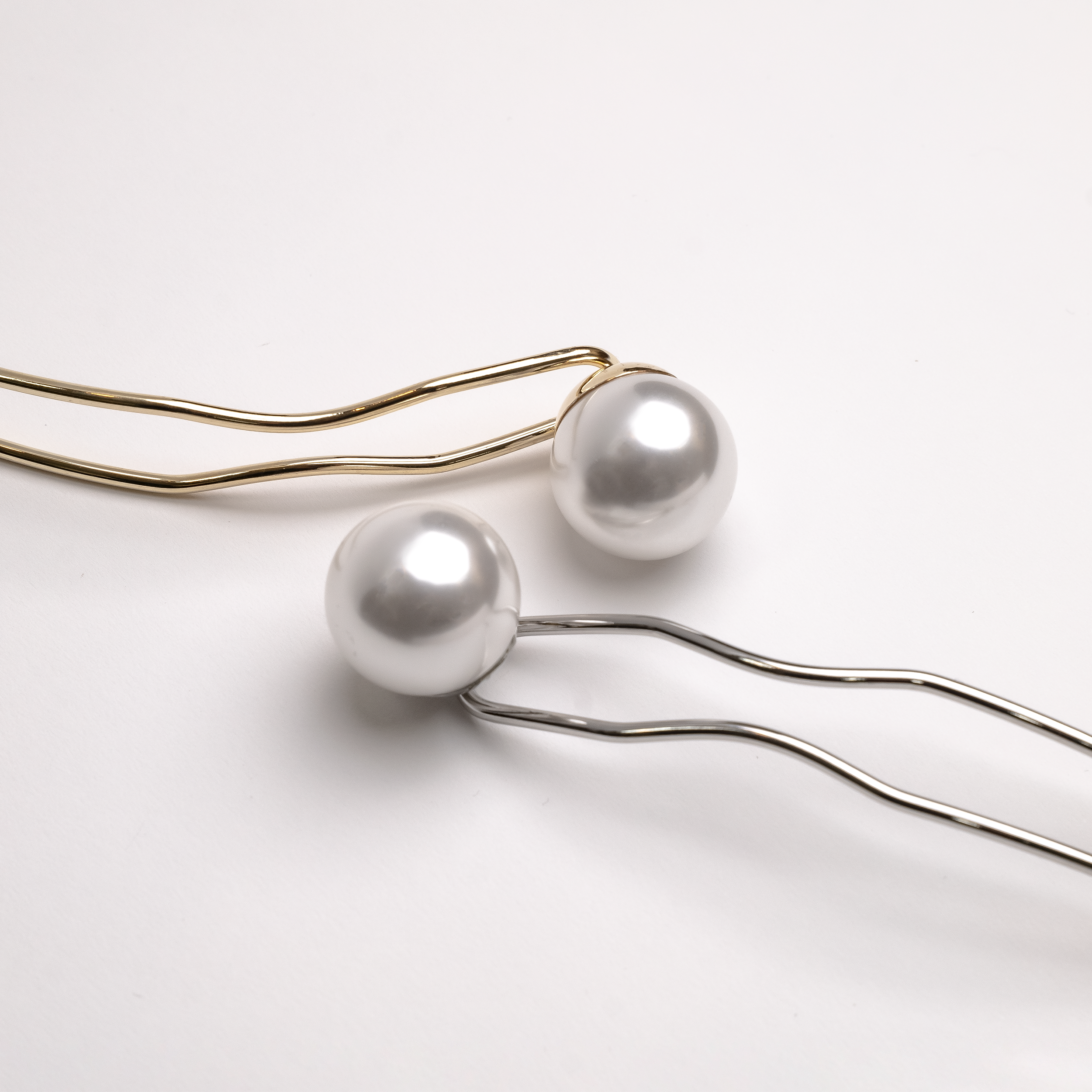 Oversized Pearl Hair Stick/ Bun Holder