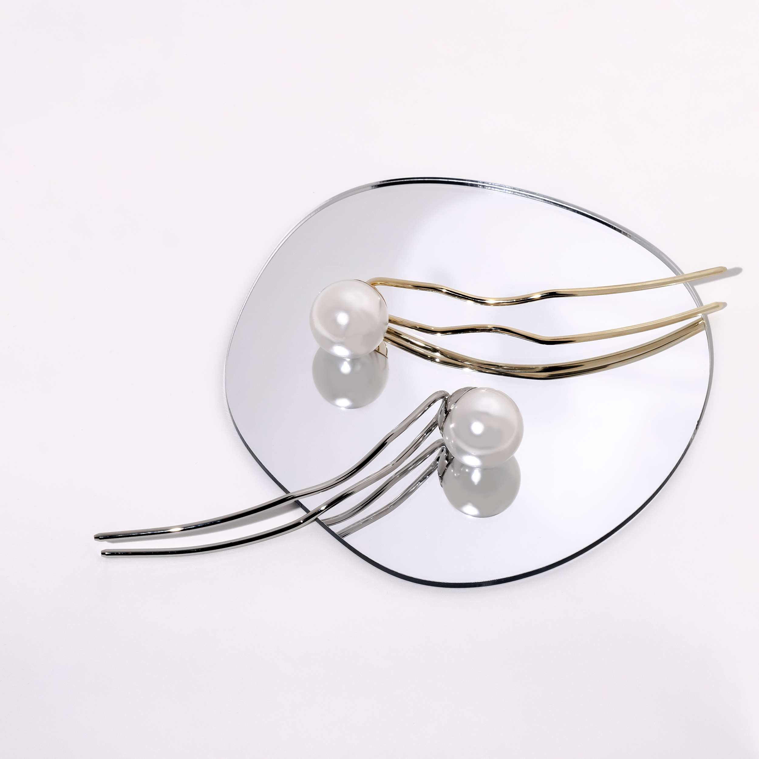 Oversized Pearl Hair Stick/ Bun Holder