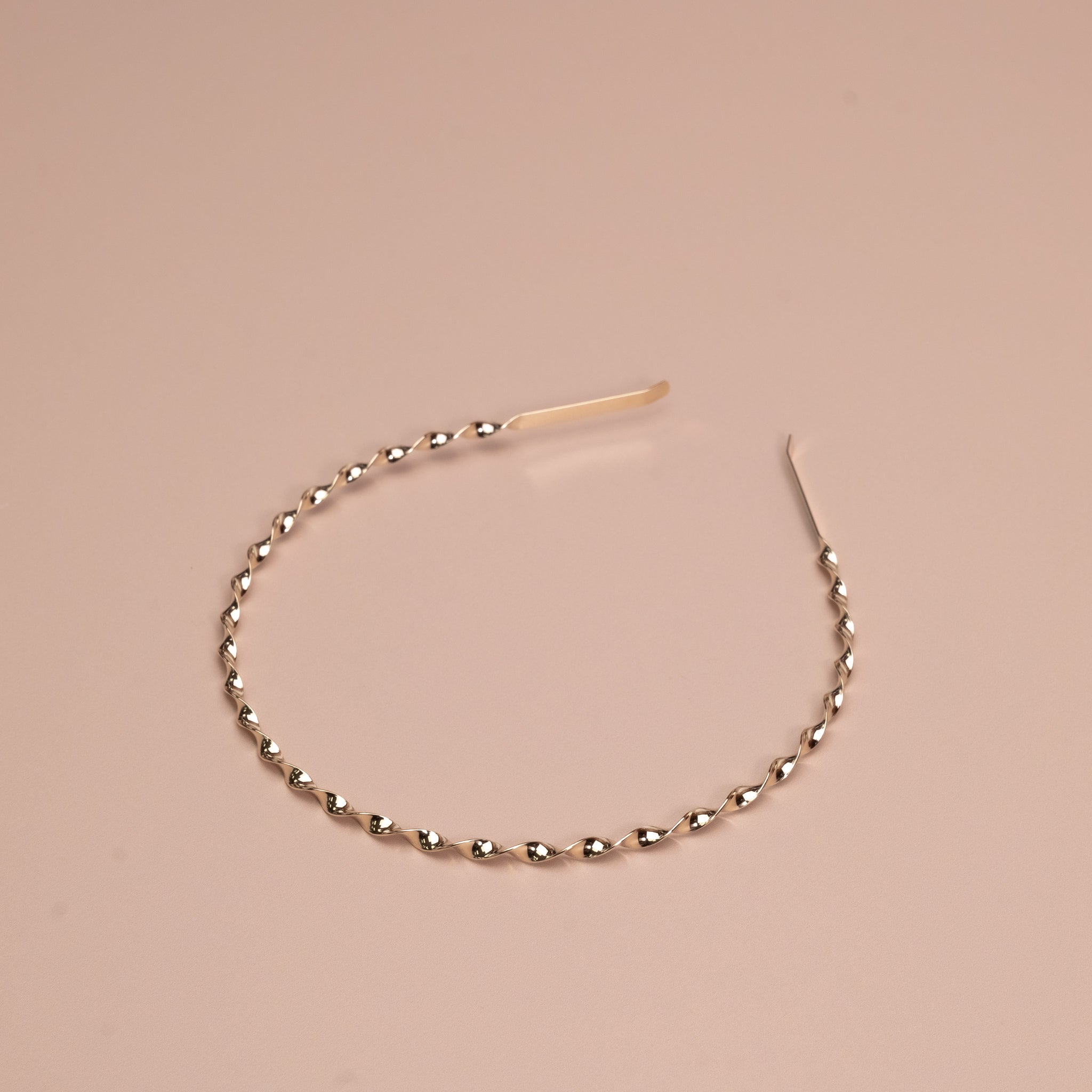 Minimalist Twisted Wave headband