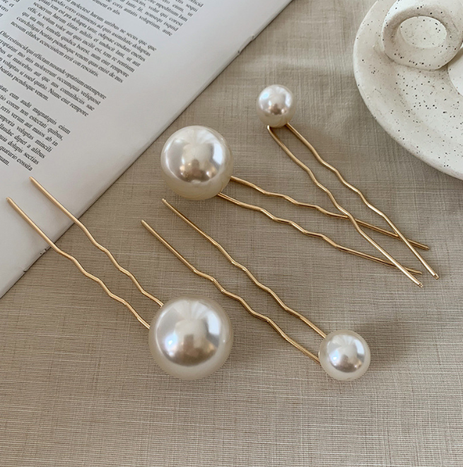 Oversized Pearl Hair Stick/ Bun Holder