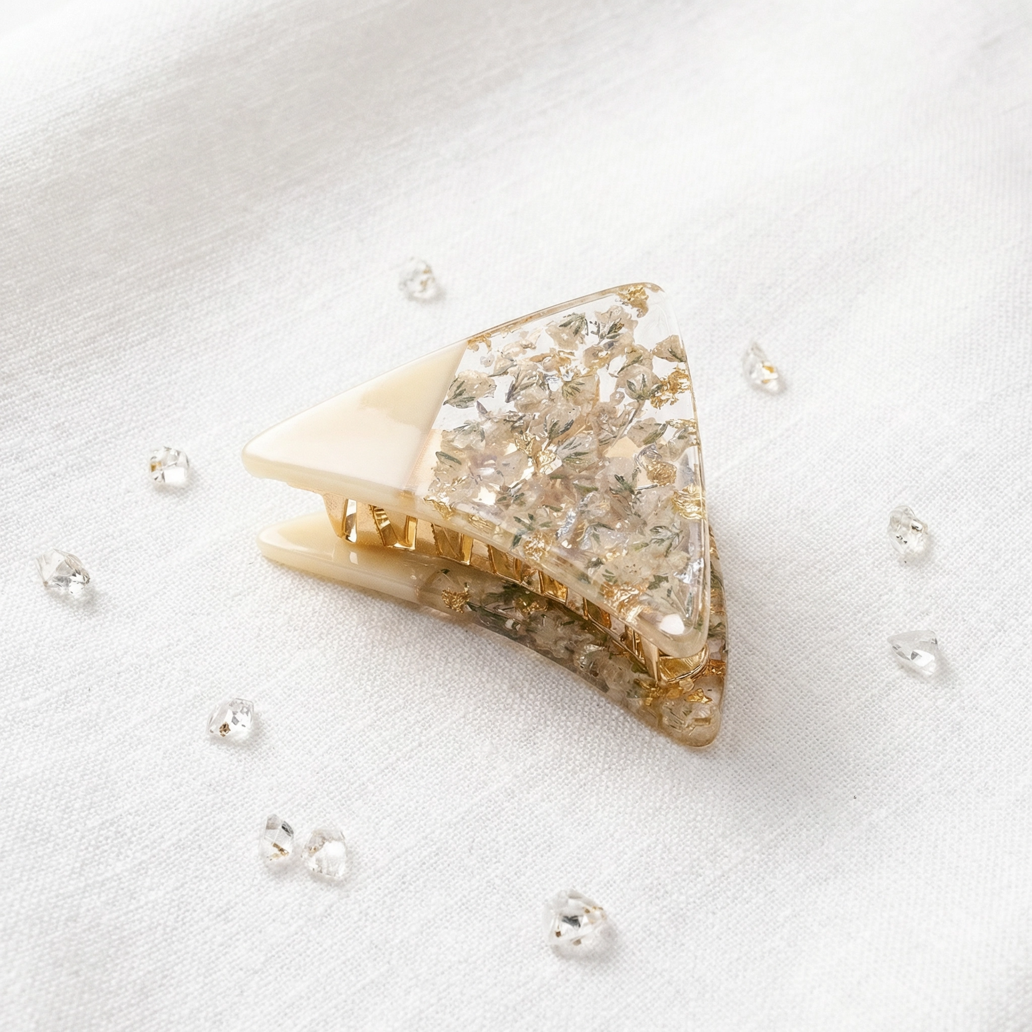 Taccta Real Dried Flower Hair Claw Clip Handmade Clear Resin Floral Hair Catch Jaw
