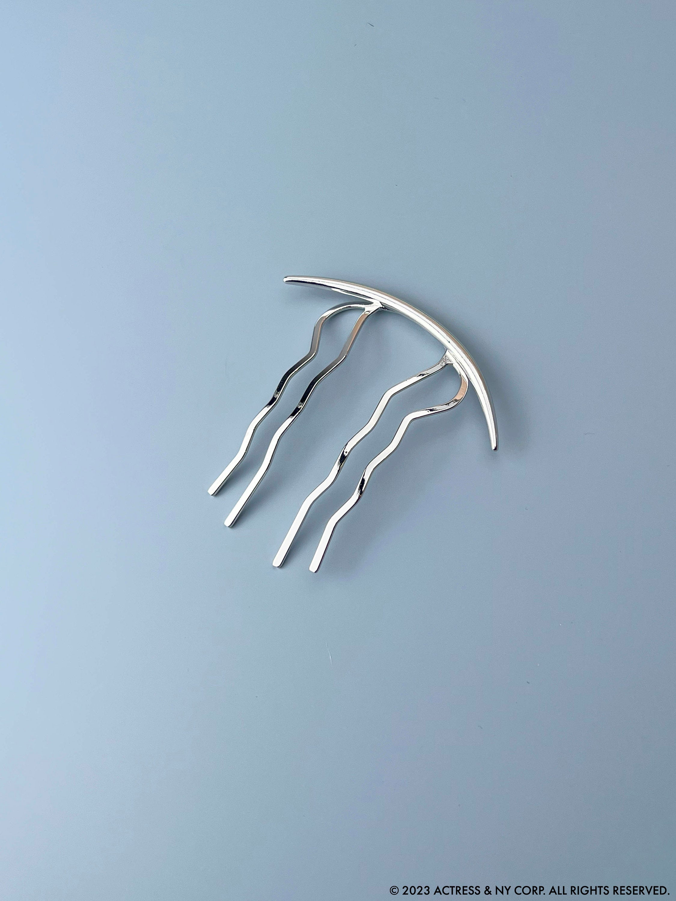 Minimalist Crescent Moon 4 Prongs Bun Holder